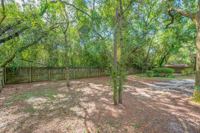 Building Photo - 822 St Joseph Cove