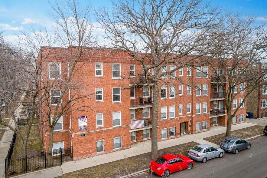 Building Photo - 2510 W Leland Ave