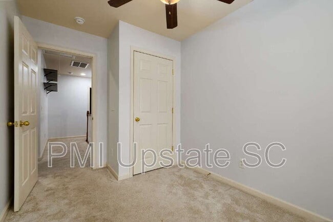 Building Photo - 1122 E Lee Rd