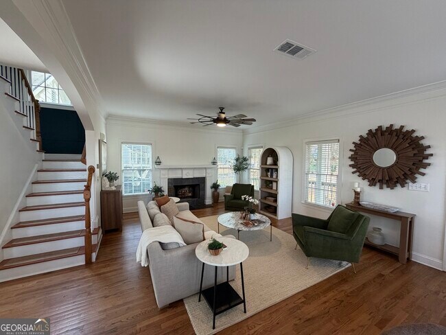 Building Photo - 133 Hilltop Dr SW