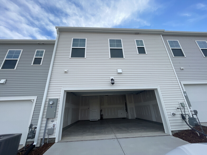 Building Photo - Room in Townhome on Kasota Ln