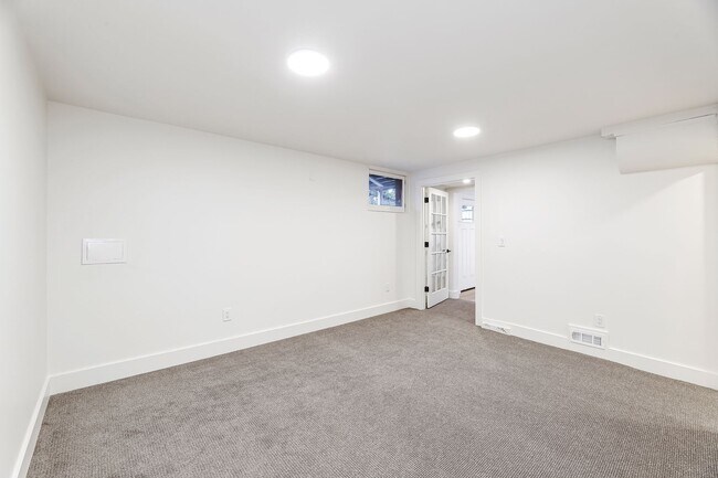 Building Photo - 4bd/3.25ba Seattle Home