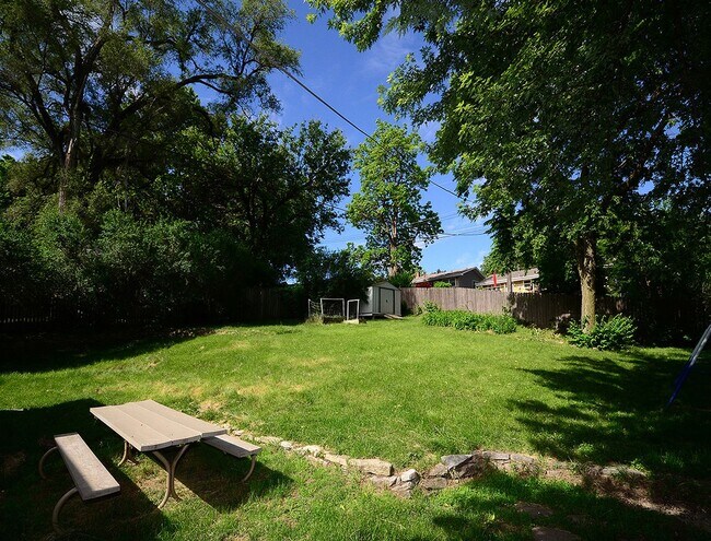 Building Photo - 2108 S 46th St