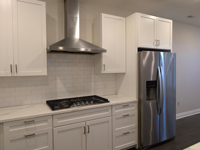 Building Photo - 751 N 6th St