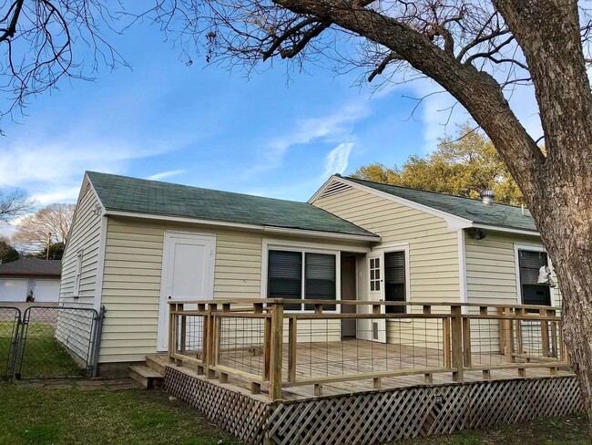 Building Photo - 4212 Morrow Ave