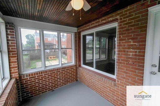 Building Photo - 3 Bedroom Semi-Detached