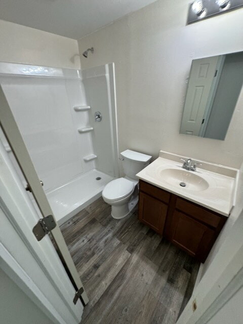 Building Photo - 1 Bed Single Level Apartment