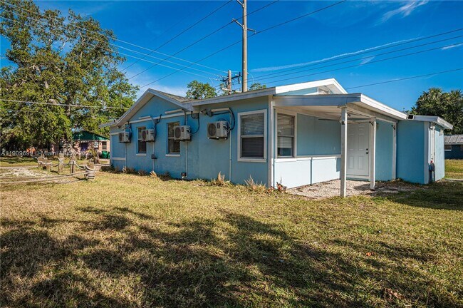 Building Photo - 4504 Oakley St