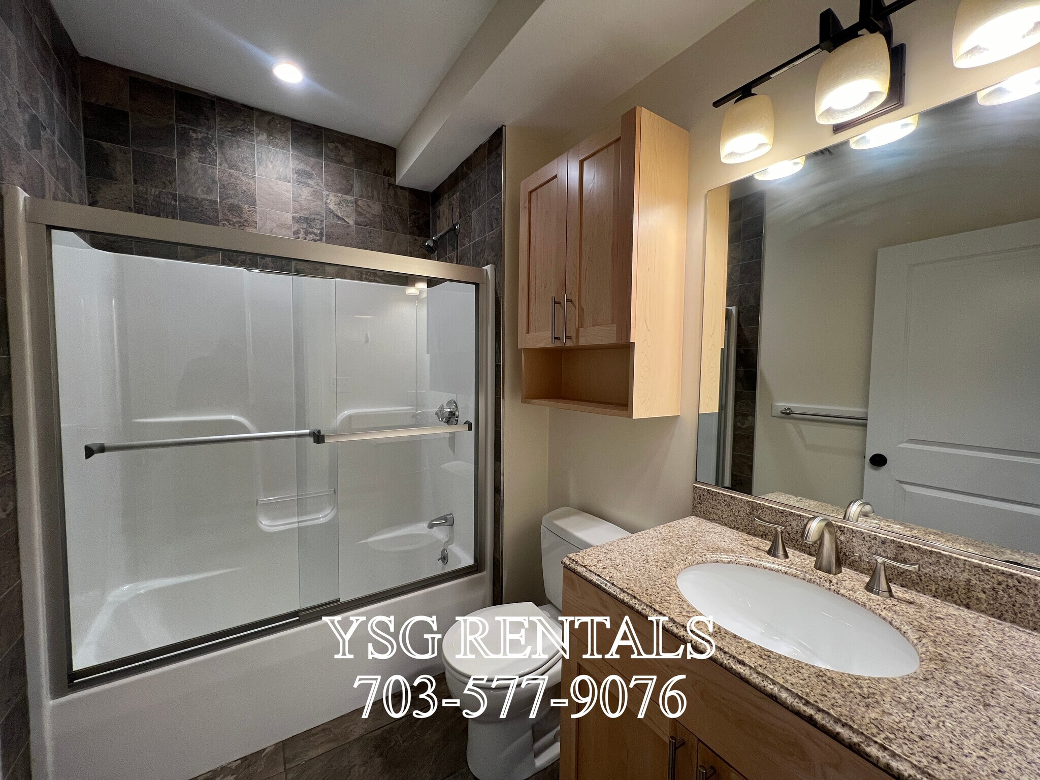 Building Photo - 194 Hillside St