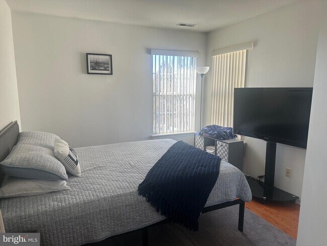 Building Photo - 19 Eldridge Dr