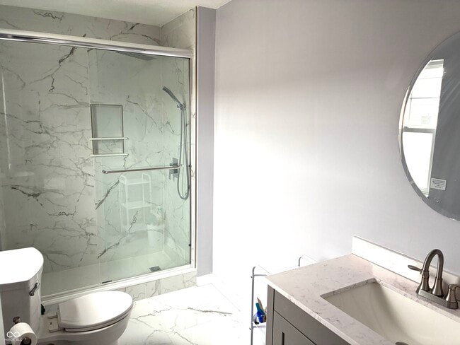 Building Photo - 328 W Main St