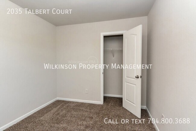 Building Photo - 2035 Talbert Ct