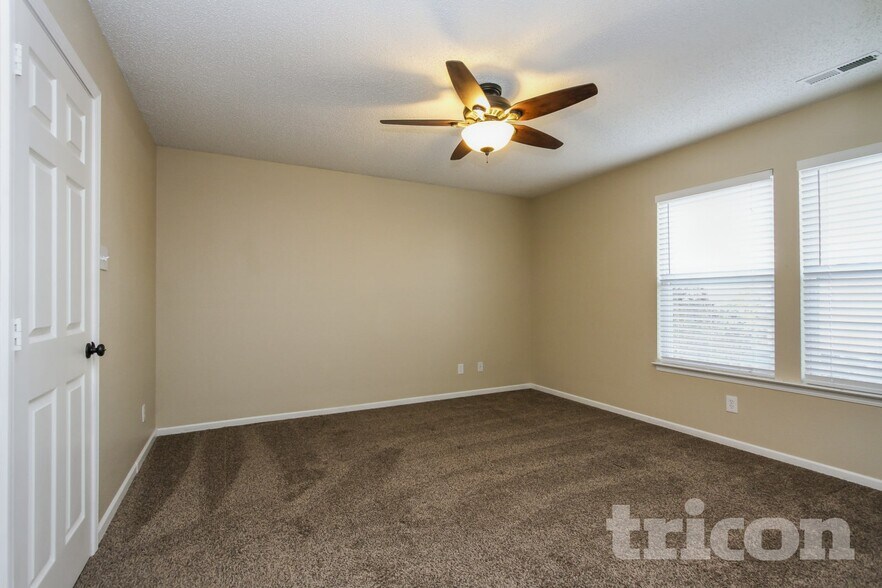 Building Photo - 151 Snowflake Cir