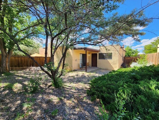 Building Photo - 3234 Calle De Molina