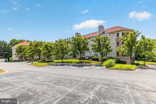 Building Photo - 2111 Ganton Green