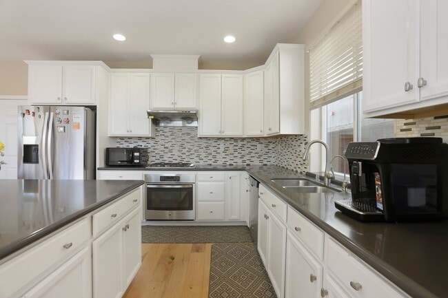 Building Photo - Beautiful home in desirable Spring Lake community Woodland