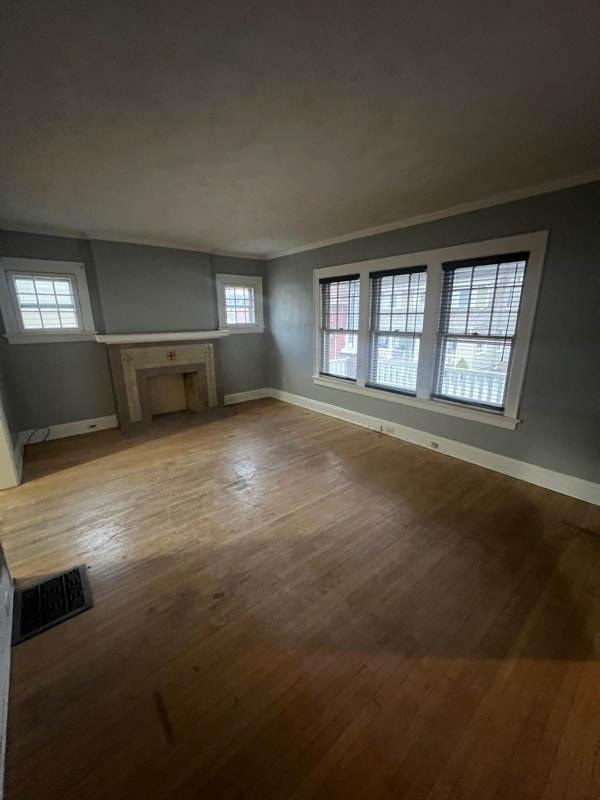 Building Photo - 10 Edglawn Ave