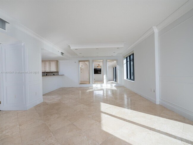 Building Photo - 200 E Palmetto Park Rd