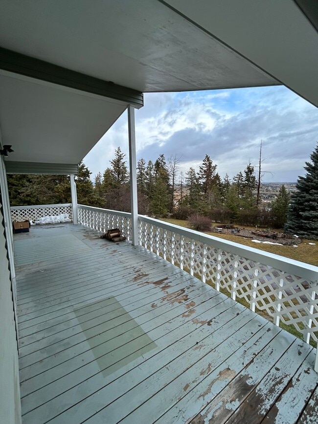 Building Photo - 180 Kookoosint Trail