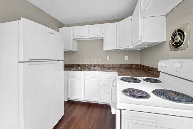 Building Photo - 8801 Malvern Hill Rd