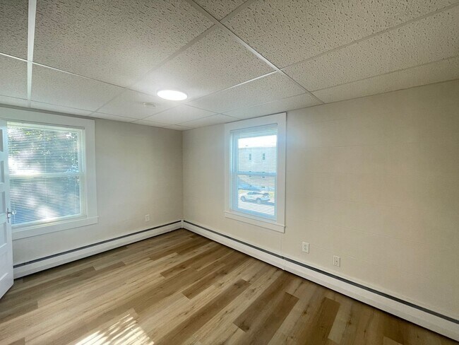 Building Photo - 55 Henriette St