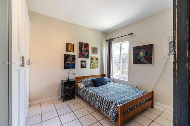 Building Photo - 8761 Ridgeland Dr