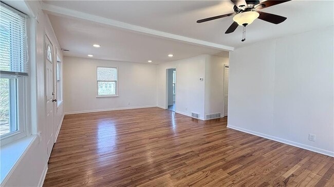 Building Photo - 7601 Foster St