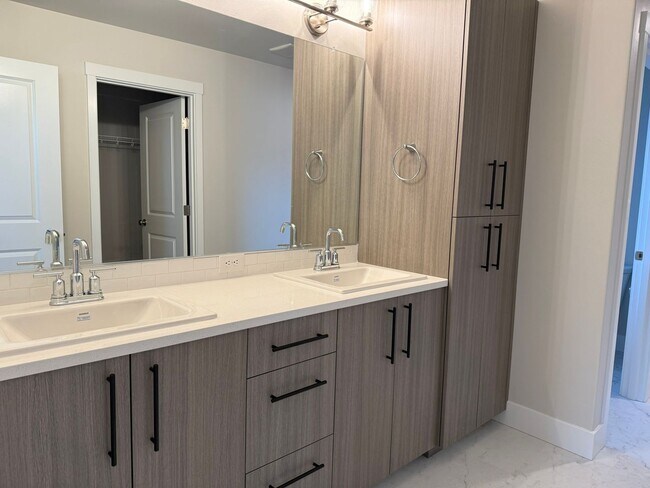 Building Photo - Beautiful Three Bedroom New Construction Home For Rent