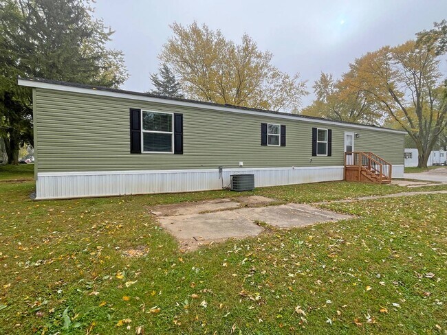 Primary Photo - 2404 N 8th St