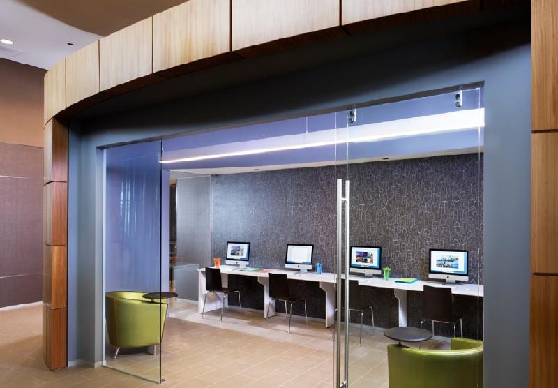 Building Photo - 465 E Illinois St