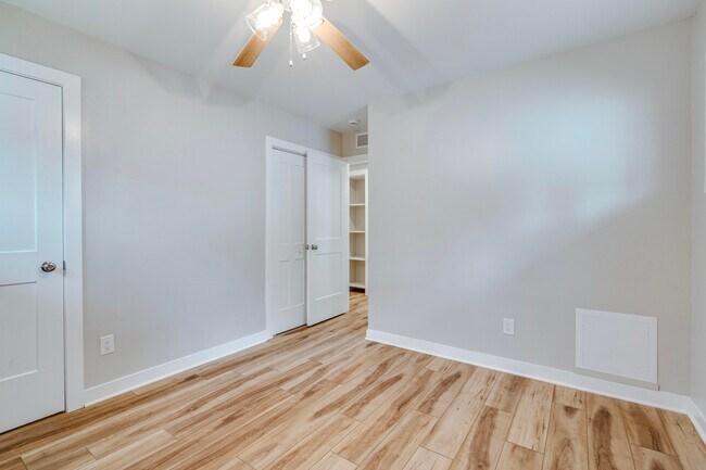 Building Photo - 1334 Miller Ave