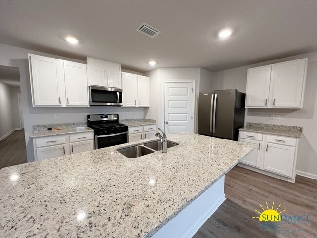 Building Photo - Stunning 4 Bedroom Home in Crestview!