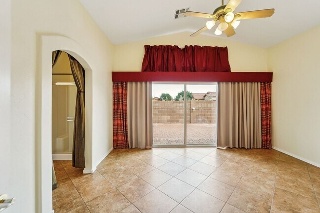Building Photo - Spacious 4BR House in Tucson