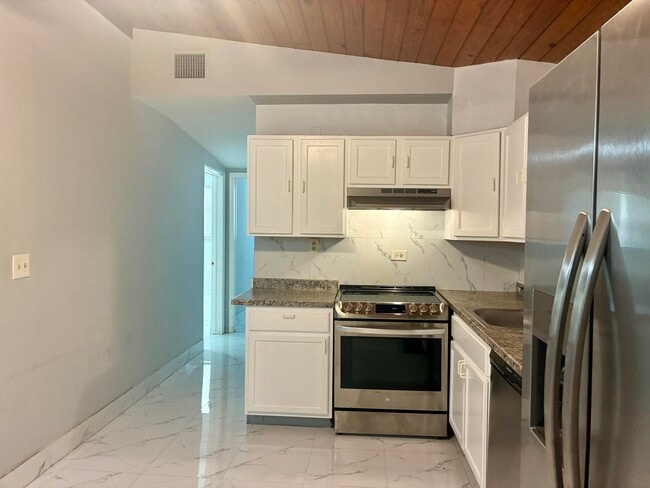 Building Photo - 3630 SW 46th Ave