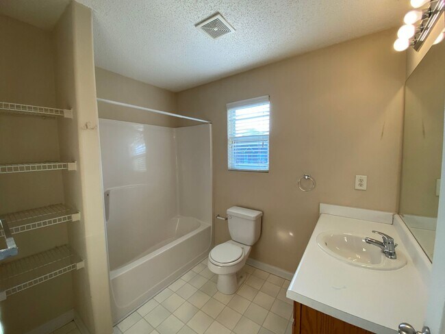 Building Photo - BRIDGEWATER HOME! PRE-LEASING FOR AUGUST 2...