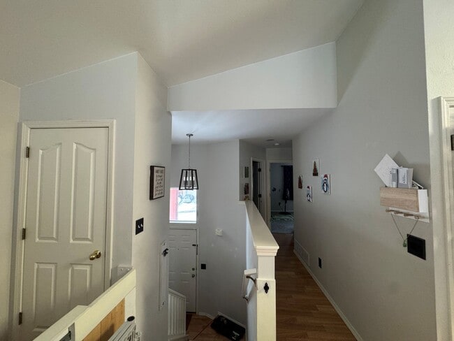 Building Photo - 19448 Highland Ridge Dr