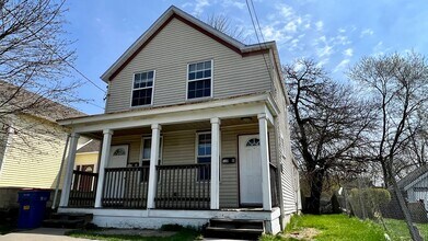 Building Photo - 520 Henry Ave SE