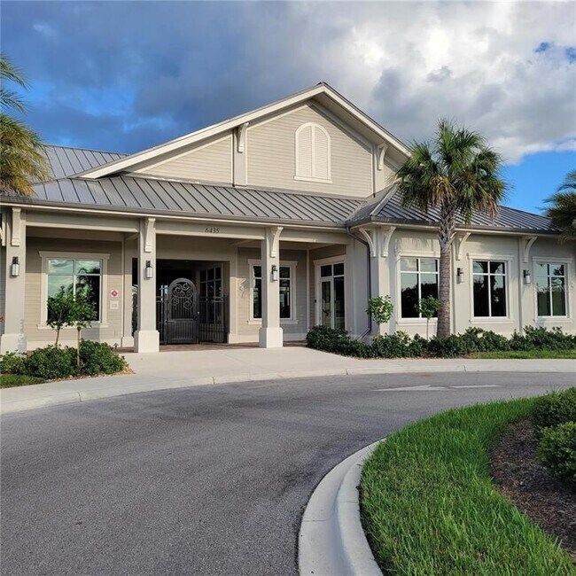 Building Photo - 17335 Blue Rdg Pl