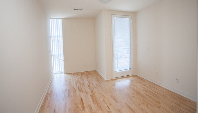 Building Photo - 242 E Water St