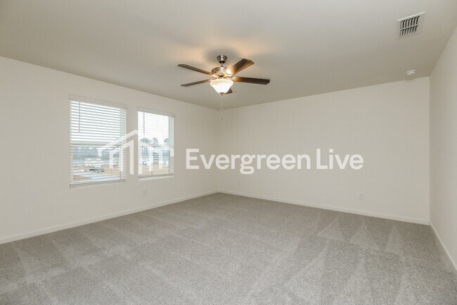 Building Photo - 236 Long Dr