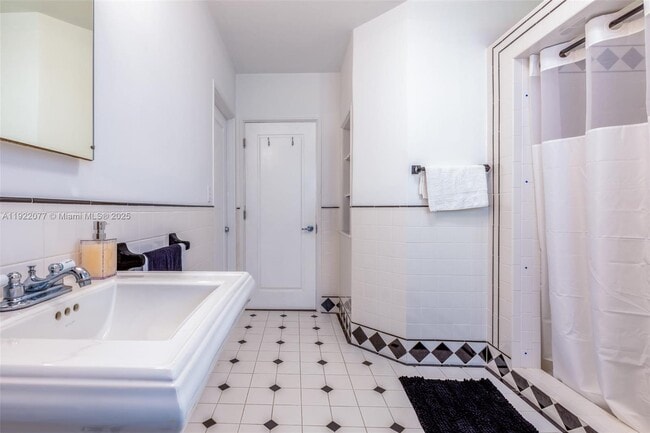 Building Photo - 1230 SW 22nd Terrace