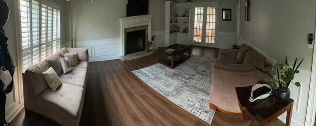 Building Photo - 3609 Robinson Walk Dr