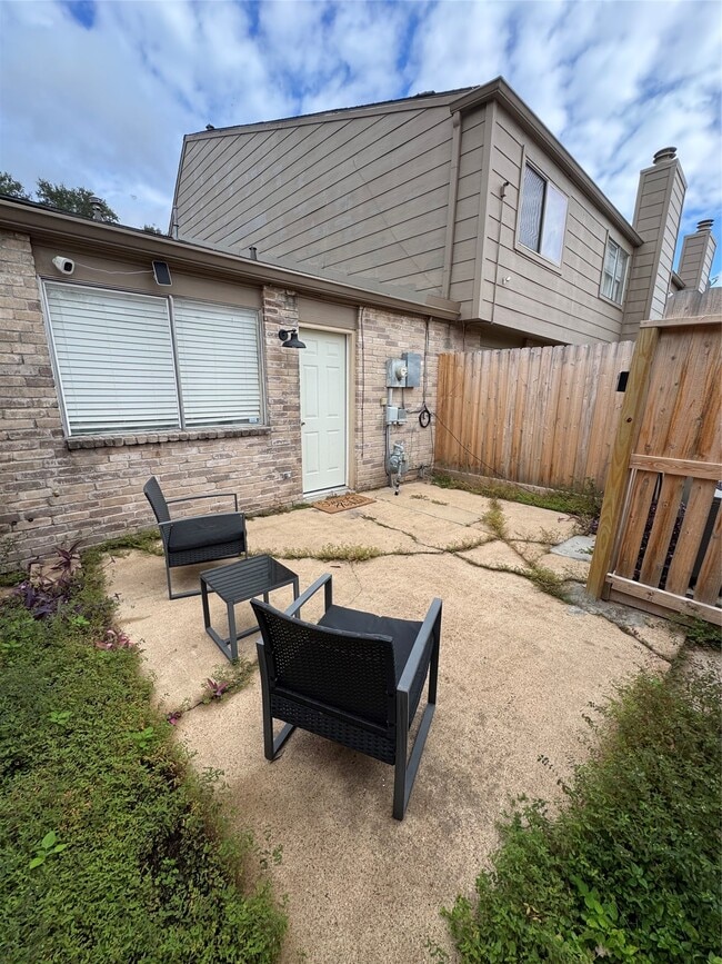 Building Photo - 15359 Falmouth Ave