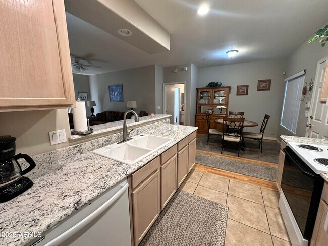 Building Photo - 9253 N Firebrick Dr