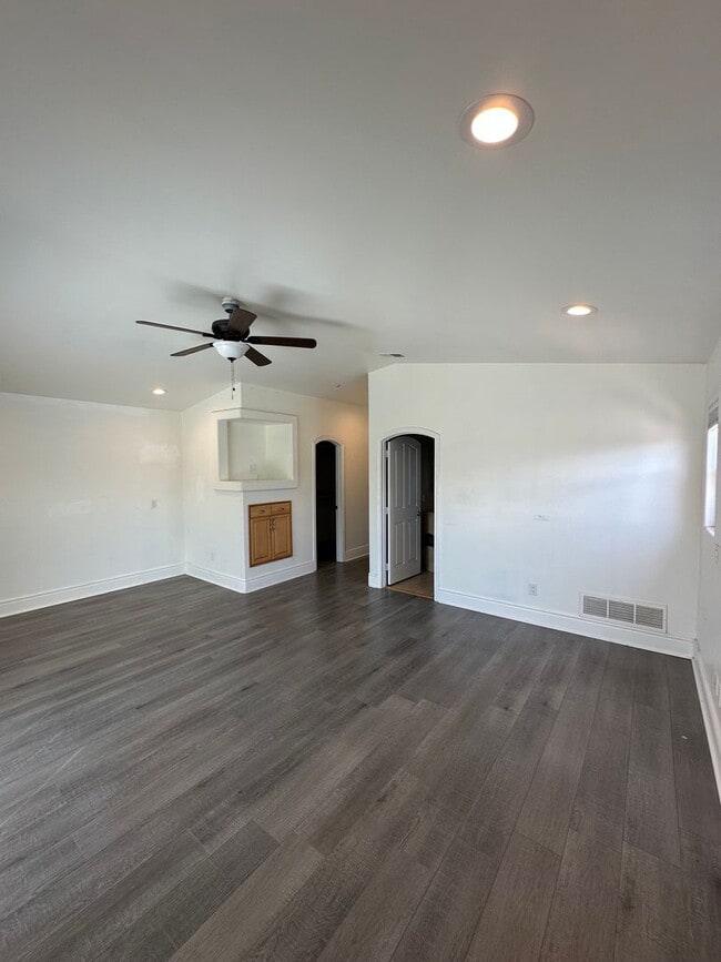 Building Photo - Fletcher Hills/El Cajon 3Br House