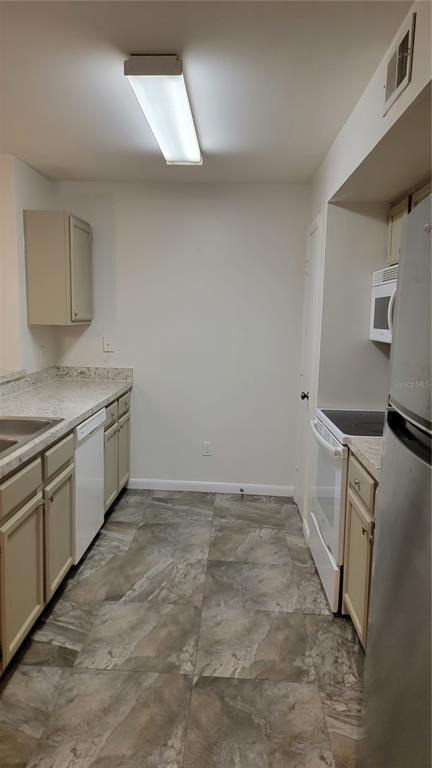 Building Photo - 486 N Pin Oak Pl