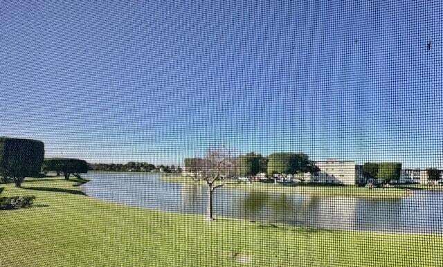 Building Photo - 2070 Cornwall D