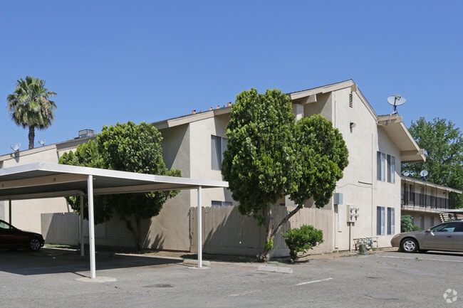 Building Photo - Highland Knolls