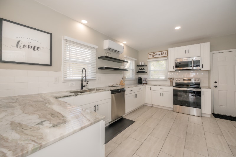 Building Photo - 611 W Houston St