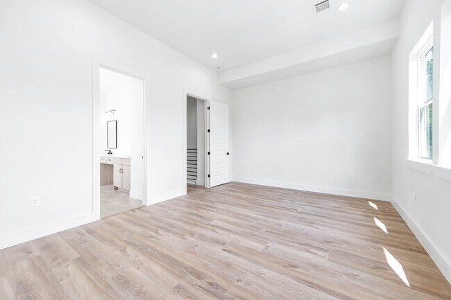 Building Photo - 3619 Bremond St